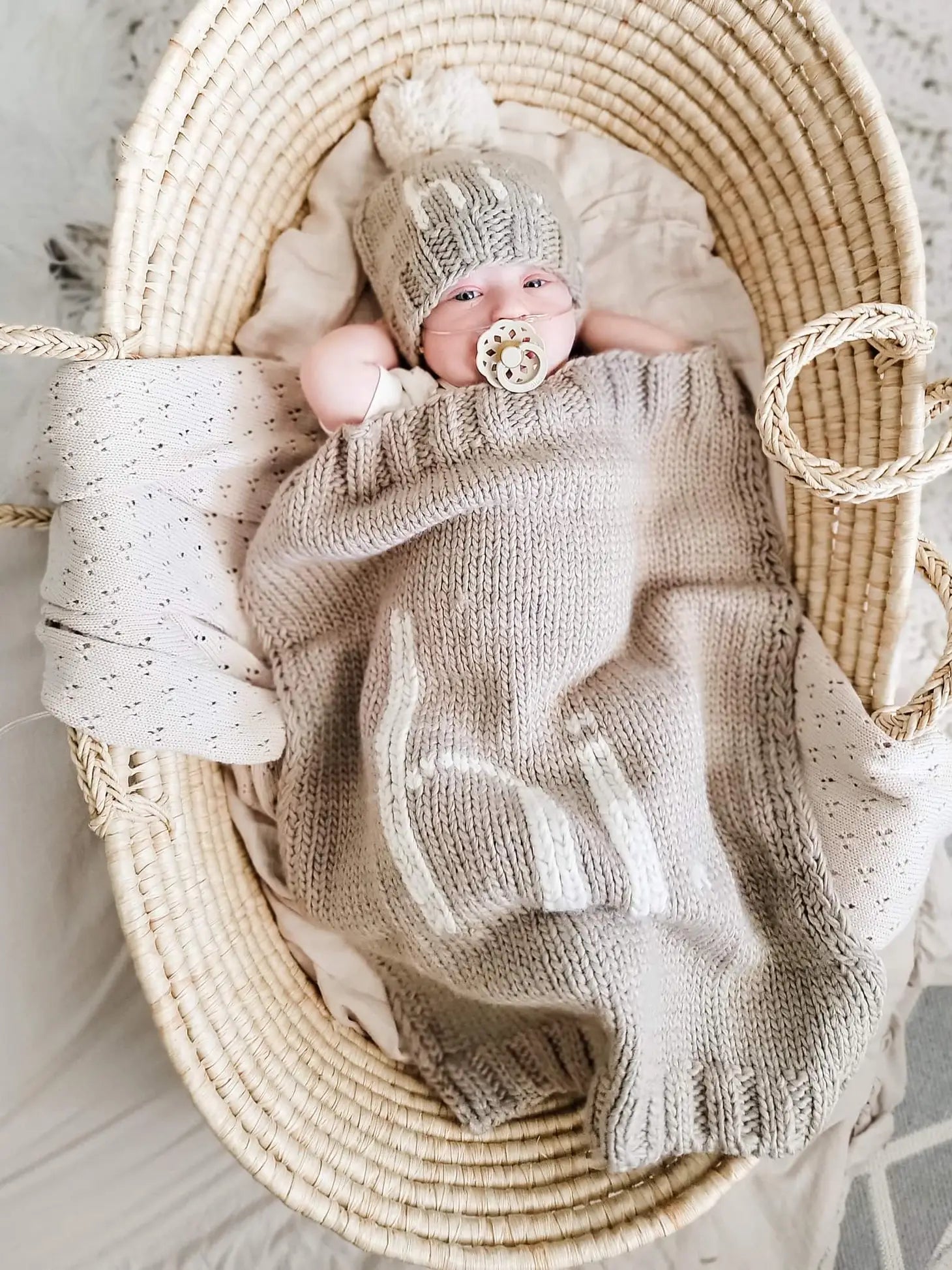 "hi" Knitted Baby Blanket: Pebble
