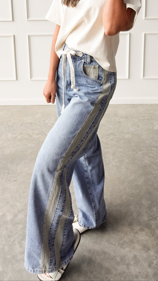 Contrast stripe slouchy straight leg jeans relaxed fit