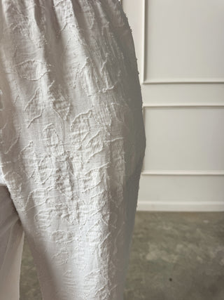 Off-White Textured Drawstring Pant